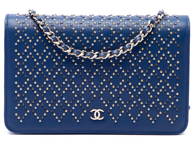 Borsa a tracolla Chanel CC in lambskin blu con borchie Wallet On Chain