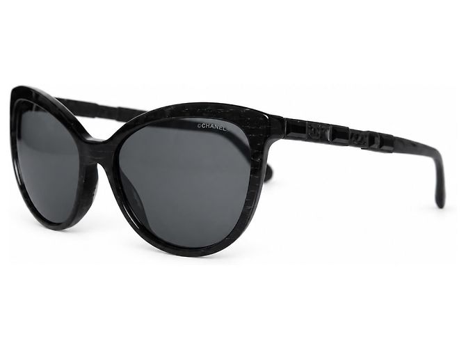 Chanel, Occhiali da sole cat-eye neri con cristalli Nero