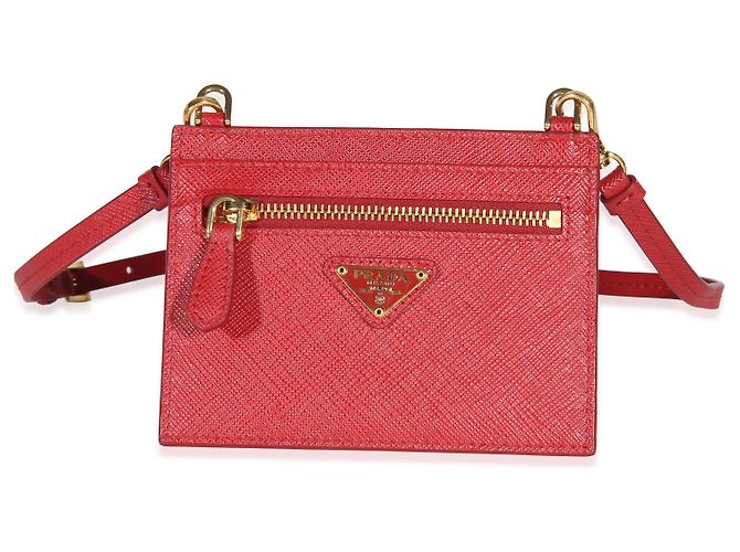 Tarjetero Prada Red Saffiano con triángulo y correa Roja