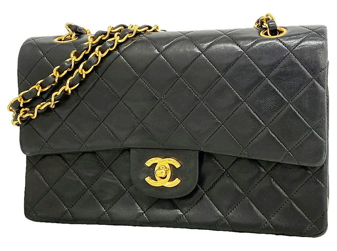 Timeless Borsa a tracolla Chanel Matelassé Nero