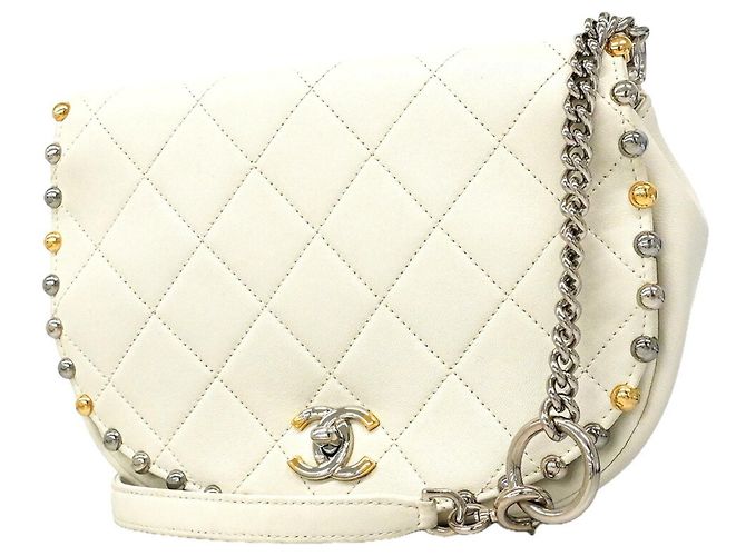 Chanel Matelassé Schultertasche Weiß