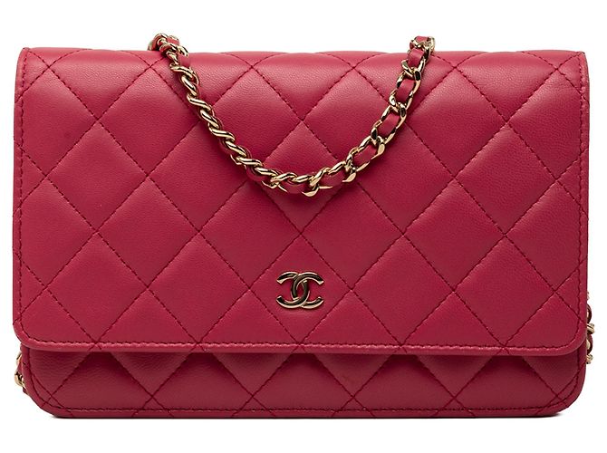 Wallet On Chain Chanel Carteira com corrente em pele de cordeiro acolchoada vermelha CC Vermelho