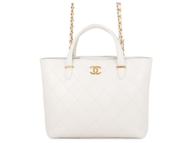 Chanel Matelassé White Tote Bag Weiß
