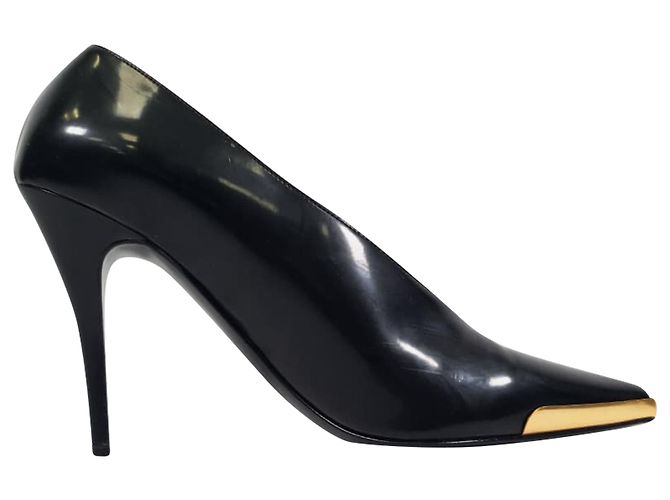 Stella Mc Cartney Stella Mccartney Pumps mit spitzer Kappe aus schwarzem Leder
