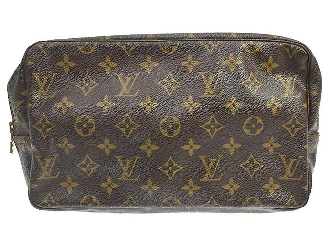 Louis Vuitton Trousse Toiletry Monogram Canvas 28 Marrom
