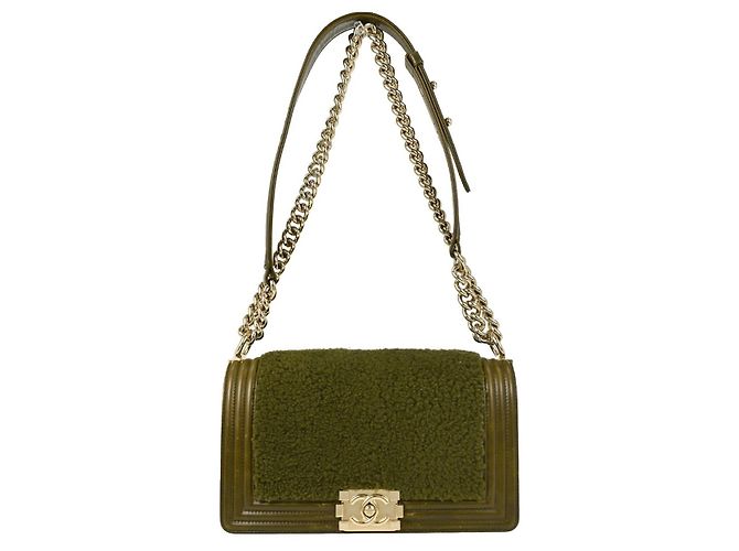 Chanel Boy Flap Shearling with Leather Old Medium Grün