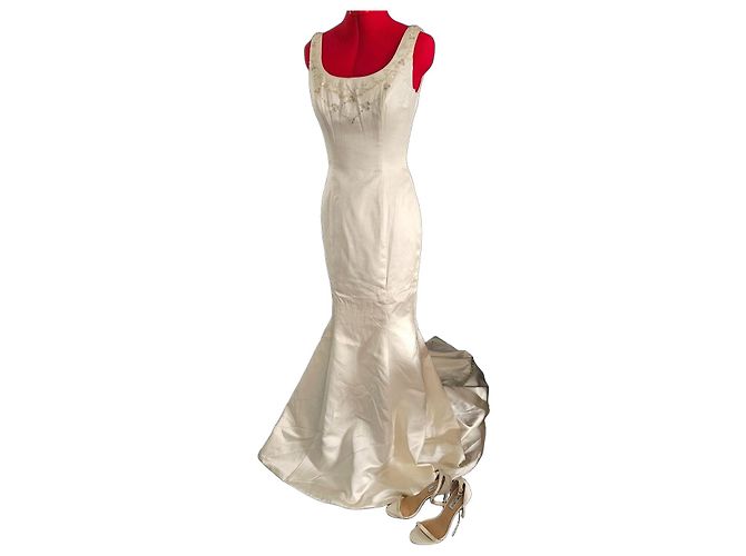 Autre Marque Helen Marina Elfenbeinfarbenes Seiden-Duchess-Kleid Weiß