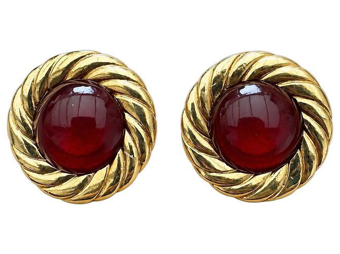 Orecchini a clip Chanel cabochon rosso placcato oro D'oro Bordò