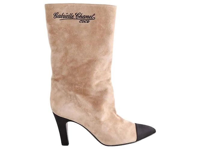 Bottes Chanel en daim camel