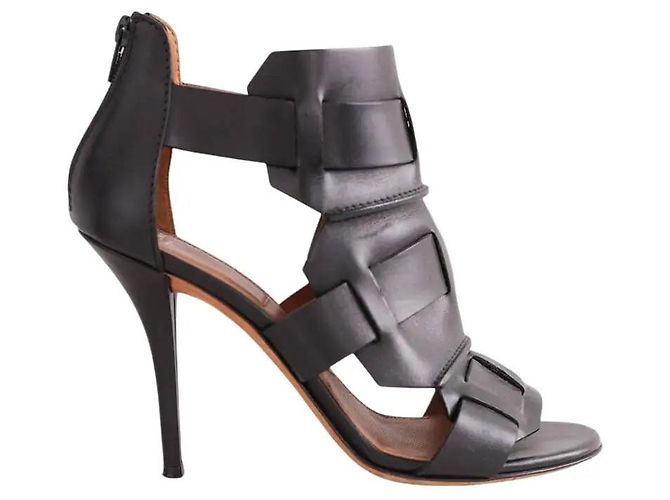 Tacones Givenchy de cuero negro talla 38