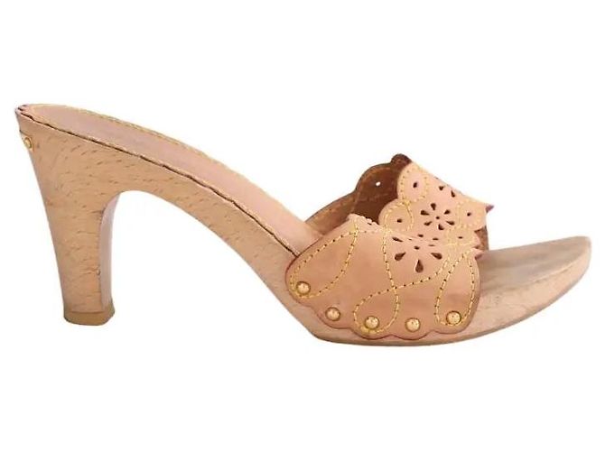 Louis Vuitton Beige Leather Heels Size 38