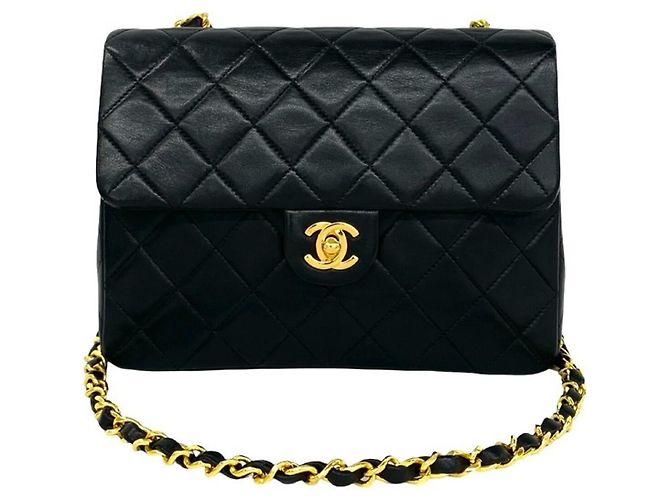 Timeless Borsa a tracolla Chanel in pelle d'agnello nera Nero