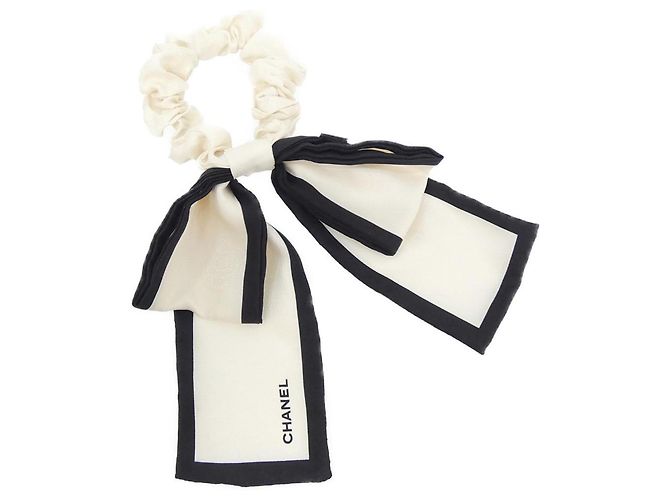 Coletero de seda Chanel AA7530 Negro Crudo