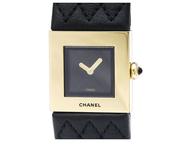Timeless Relógio Feminino Chanel Matelasse em Couro e Ouro 18K Quartz