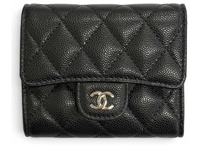 Timeless Cartera Tri-Fold de Chanel en piel de becerro granulada negra Negro