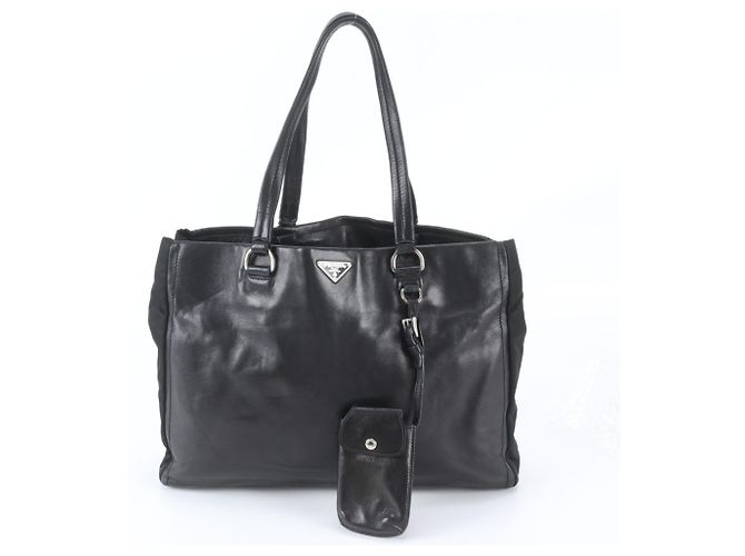 Tote Sac cabas en cuir Prada Triangle Logo Noir