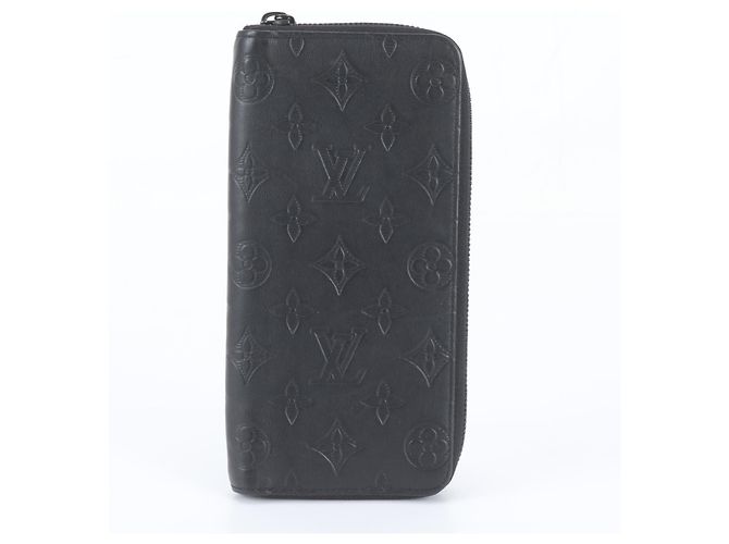 Cartera Zippy Monogram Shadow con protección RFID Louis Vuitton Negro