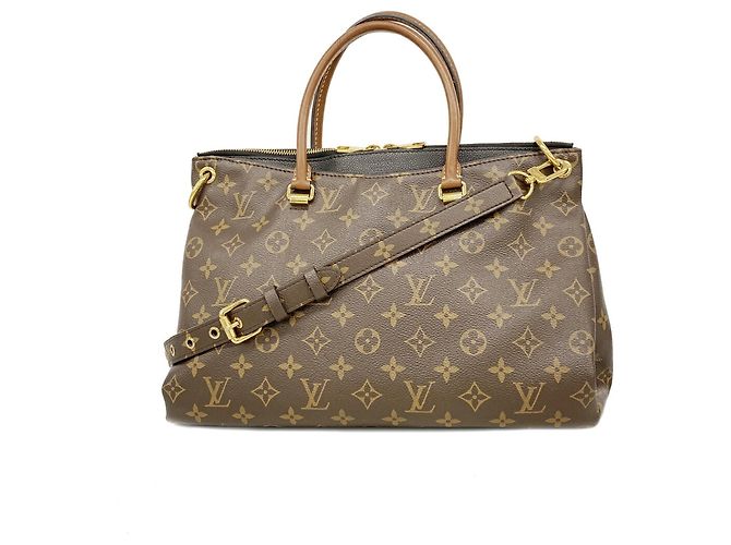 Bolsa Louis Vuitton Monogram Pallas Marrom Preto