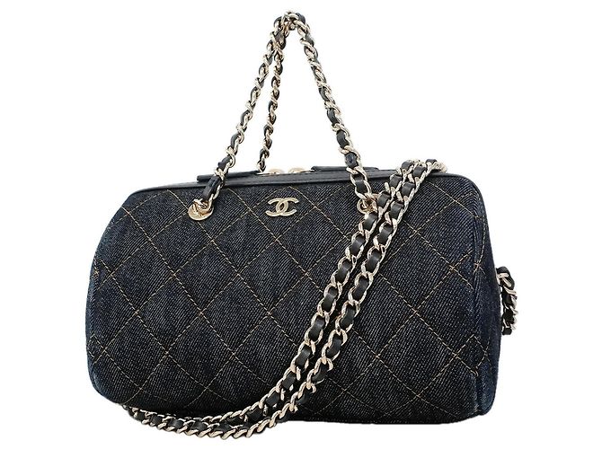 Bolsa de Ombro Chanel Matelassé com Corrente Azul marinho