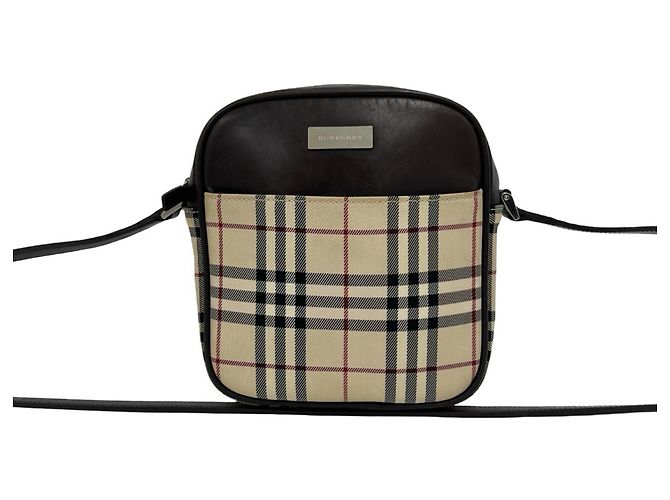Bolsa de Ombro em Couro e Lona Burberry Logo Hardware Nova Check Pattern Marrom Bege