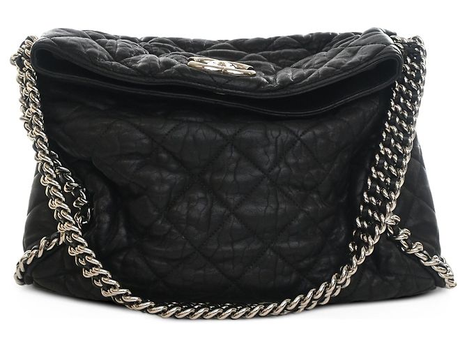 Chanel Bolsa Hobo em pele de cordeiro matelassada preta lavada com corrente Preto