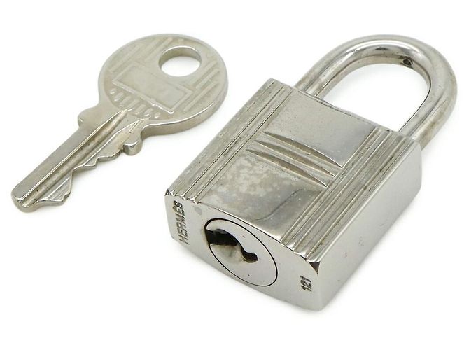 Cadeado Hermès com chave Prata