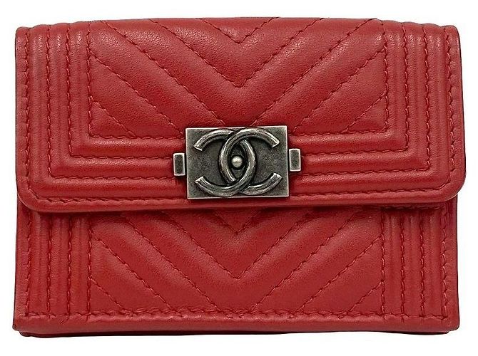 CHANEL Boy Chanel Lambskin Trifold Wallet Red