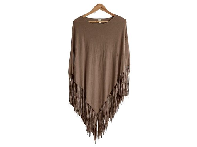Autre Marque GOOD GRIEF! Poncho de punto con flecos Beige