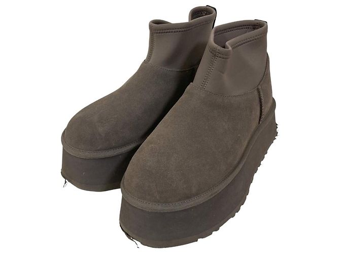 UGG Classic Mini Dipper Platform Short Boots Brown
