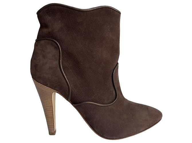 Bottines Bally en daim marron à talons