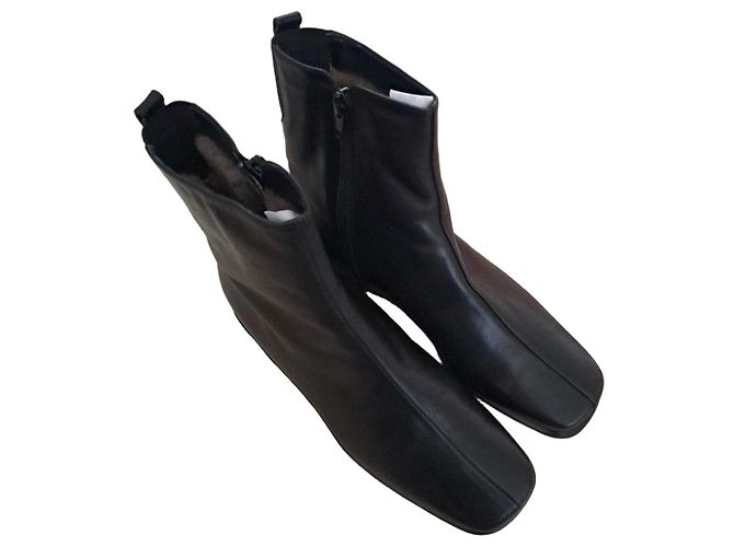 Autre Marque Brunate Stiefeletten aus schwarzem Leder