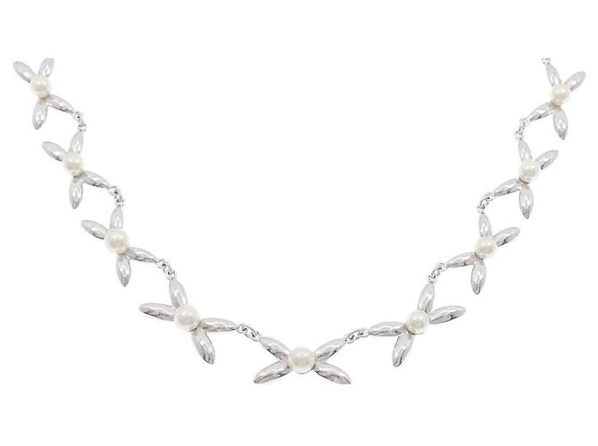 Collar Mikimoto de perlas Akoya y oro blanco Au750 Plata