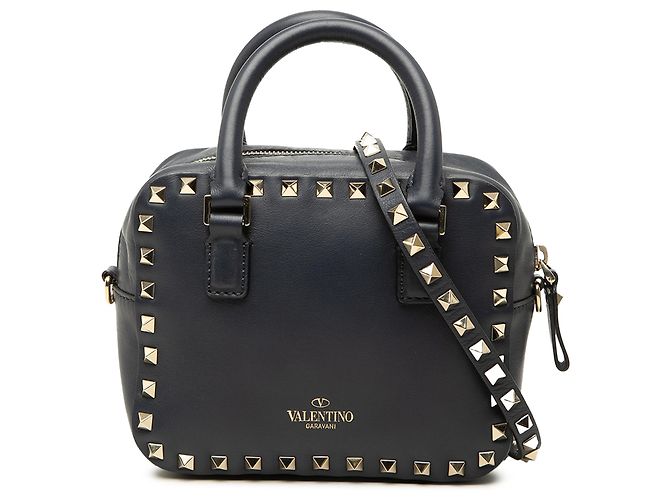 mala Valentino Rockstud em couro preto com pega superior