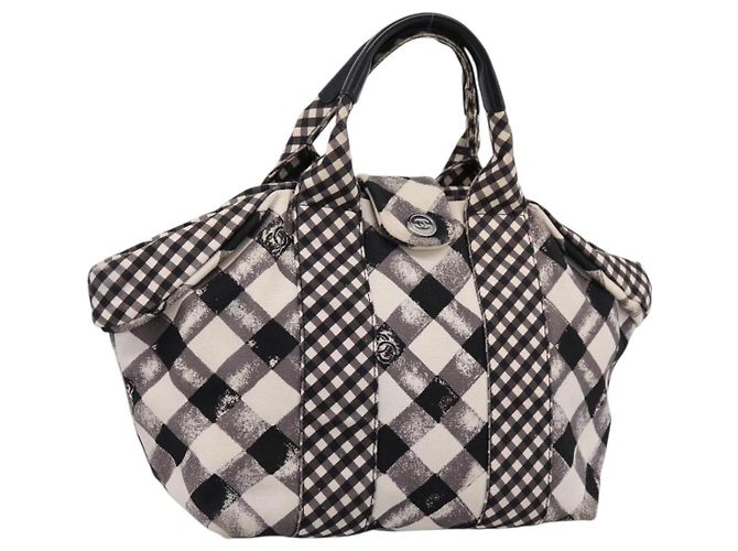 CHANEL Cruise Line Handtasche Canvas Schwarz Weiß CC Auth bs37391A
