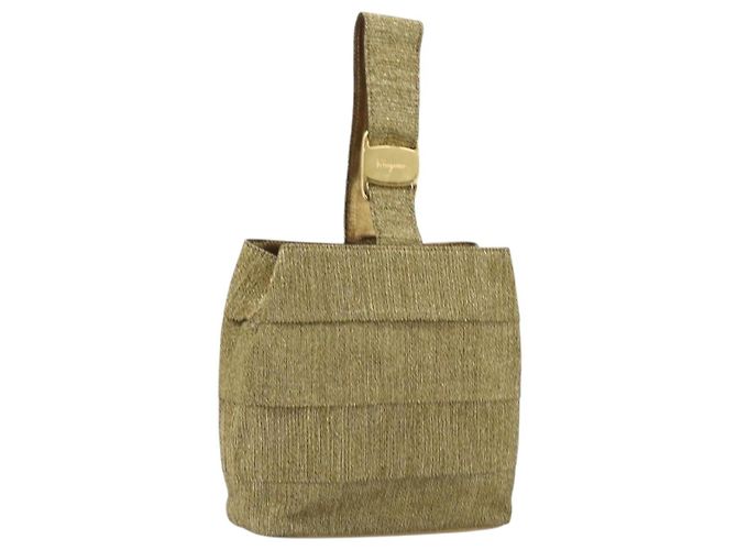 Bolso Salvatore Ferragamo Satin Gold Auth bs37259