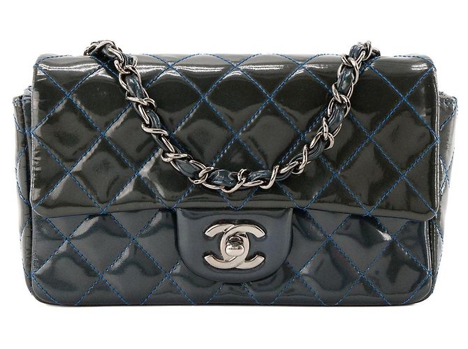 CHANEL - Bolsa de ombro Classic/Timeless Mini Rectangle Chanel em couro envernizado cáqui Caqui
