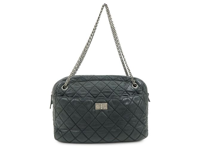 Chanel Borsa a tracolla in pelle matelassé Nero