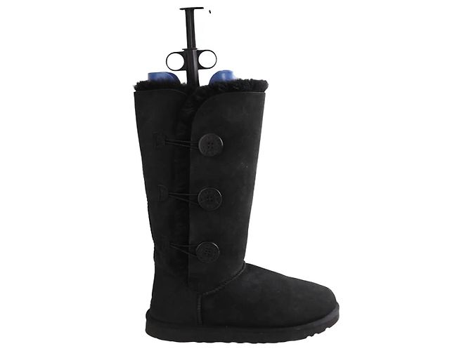 Ugg Stiefel aus schwarzem Leder