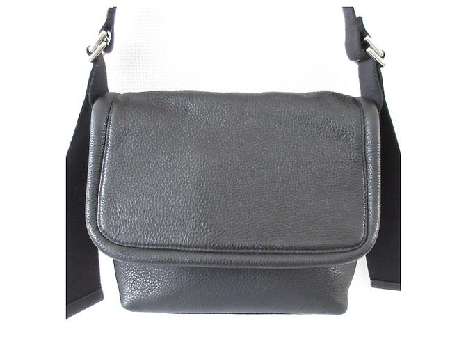 Autre Marque Bolsa de ombro em couro PAPILLONNER Preto