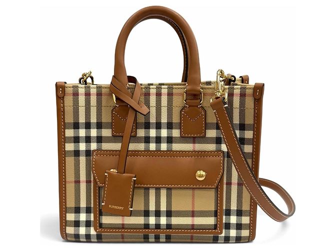 Mini mala tote Freya em pele com padrão Nova Check Burberry Marrom Bege