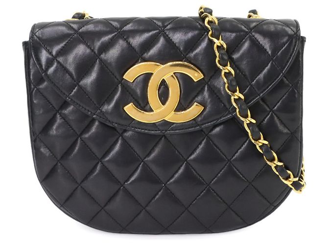 Bolsa de Ombro com Corrente Chanel Matelassé Preto