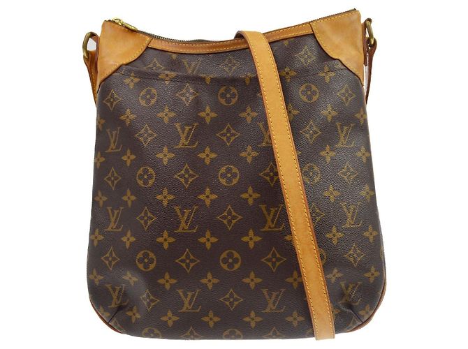 Louis Vuitton Odeon Monogram Canvas MM Castaño