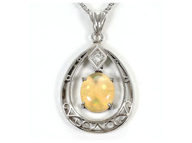 Autre Marque Platin PT850 Halskette mit Feueropal und Diamant