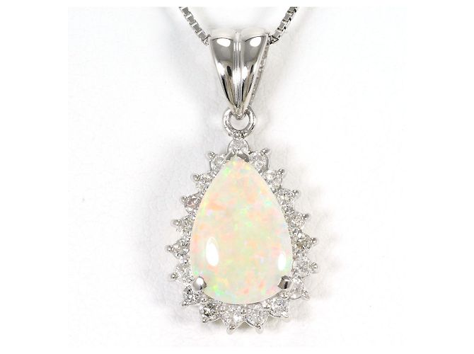Autre Marque Platin-Halskette mit Opal und Diamanten