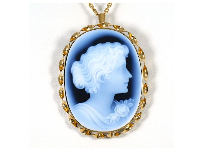 Autre Marque Collar de oro amarillo 18K con camafeo de piedra Dorado