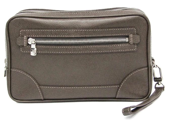 Louis Vuitton Pavel Taiga Leather Marron