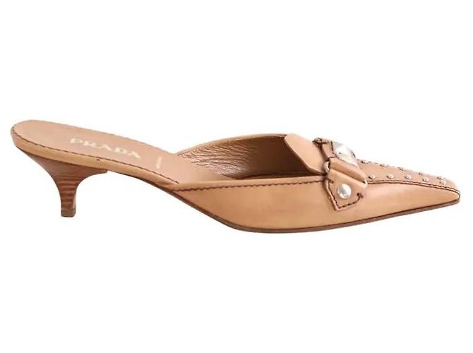 Escarpins Prada en cuir camel