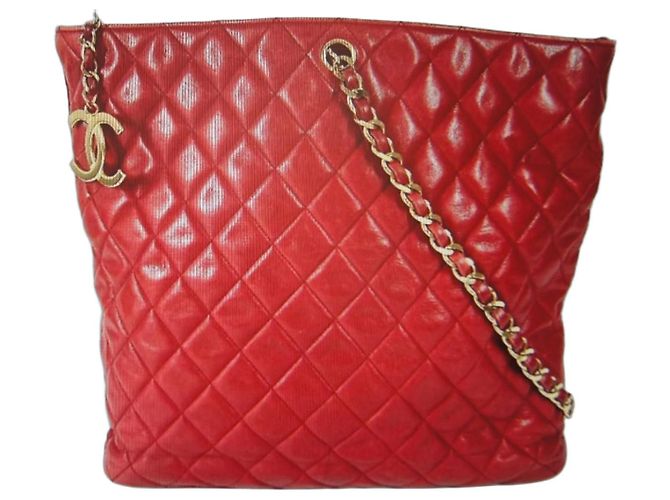 Chanel Quilted Leather Tote Bag - Red