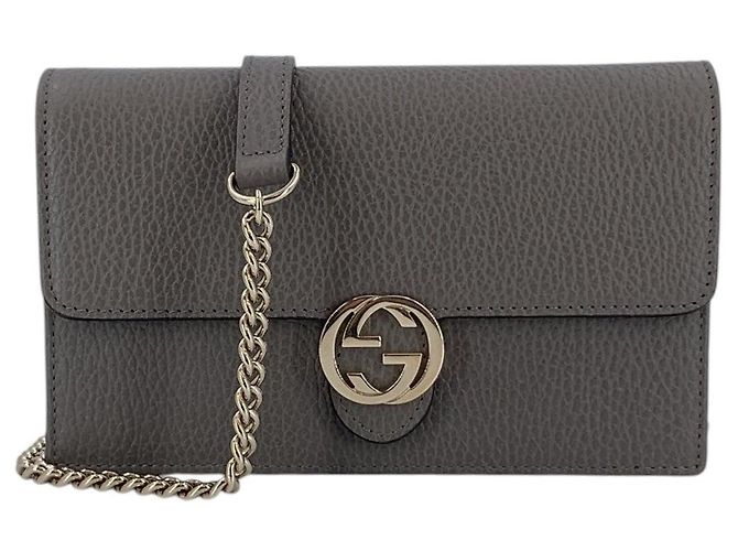 Gucci Bolsa Crossbody Wallet On Chain em couro Grey Dollar com logo entrelaçado Cinza