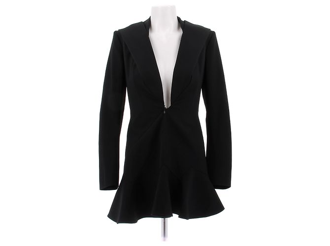 Vestido Alaïa preto com capuz de lã